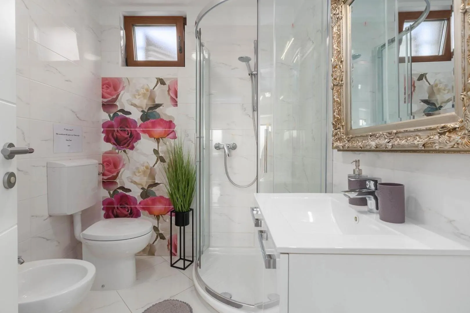 Luxury Three Bedrooms Apartment Silver Suite Near Porec