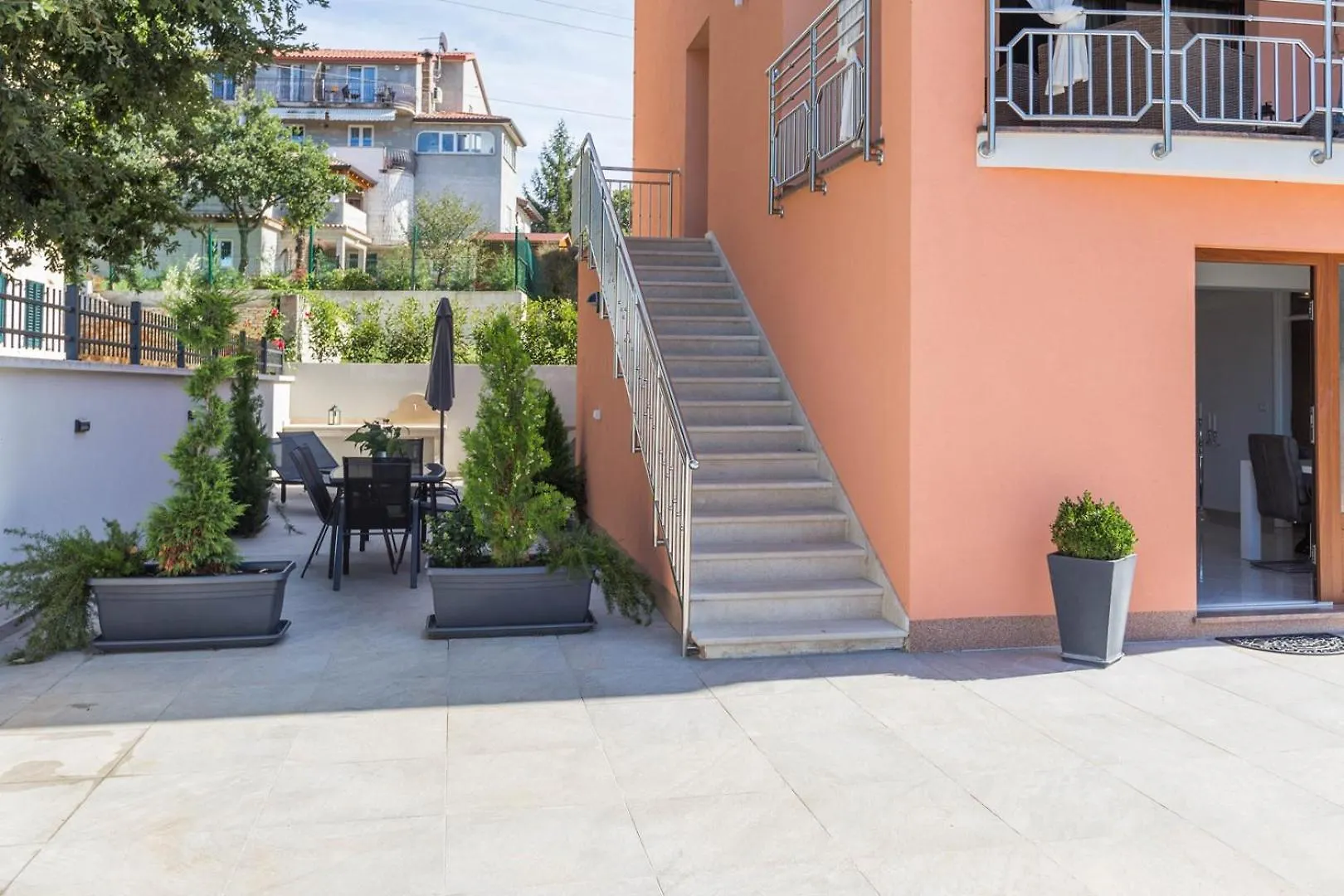 Luxury Three Bedrooms Apartment Silver Suite Near Porec