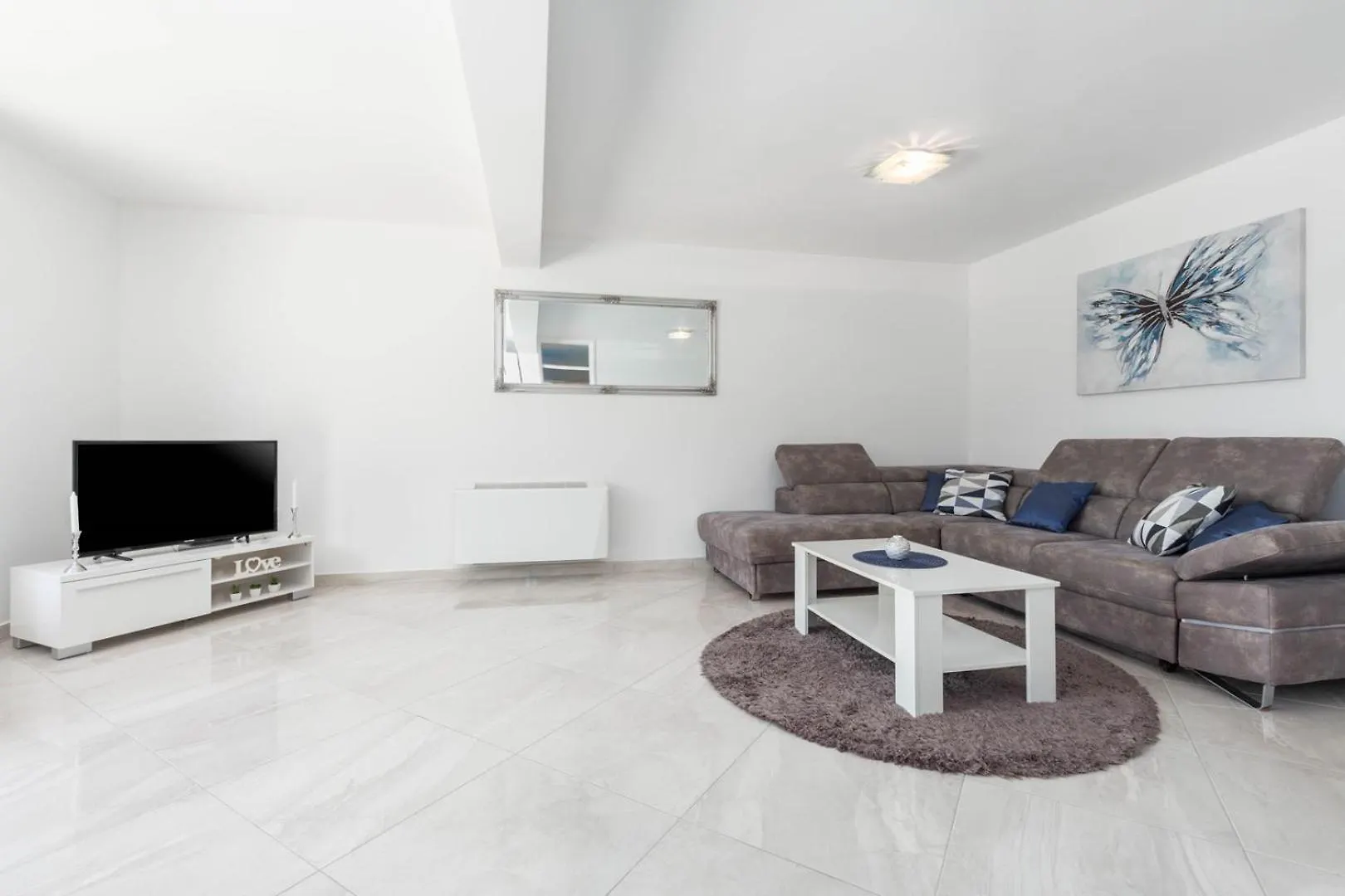 Luxury Three Bedrooms Apartment Silver Suite Near Porec