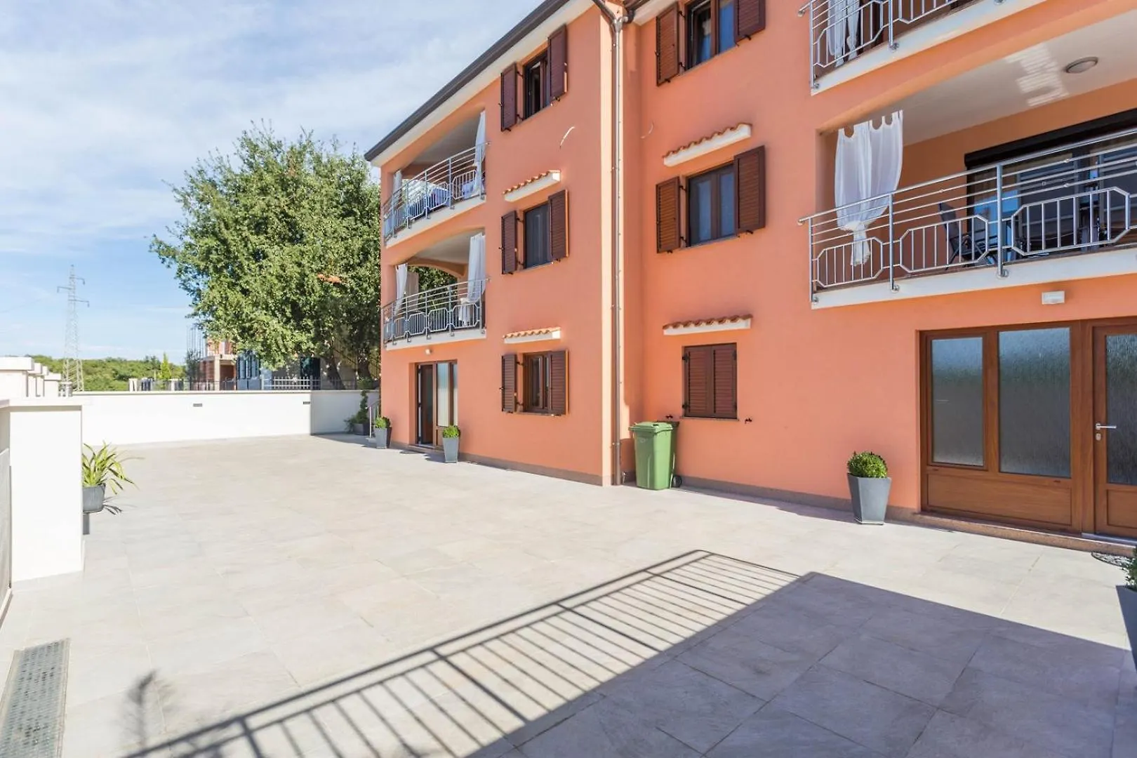 Luxury Three Bedrooms Apartment Silver Suite Near Porec Croatia