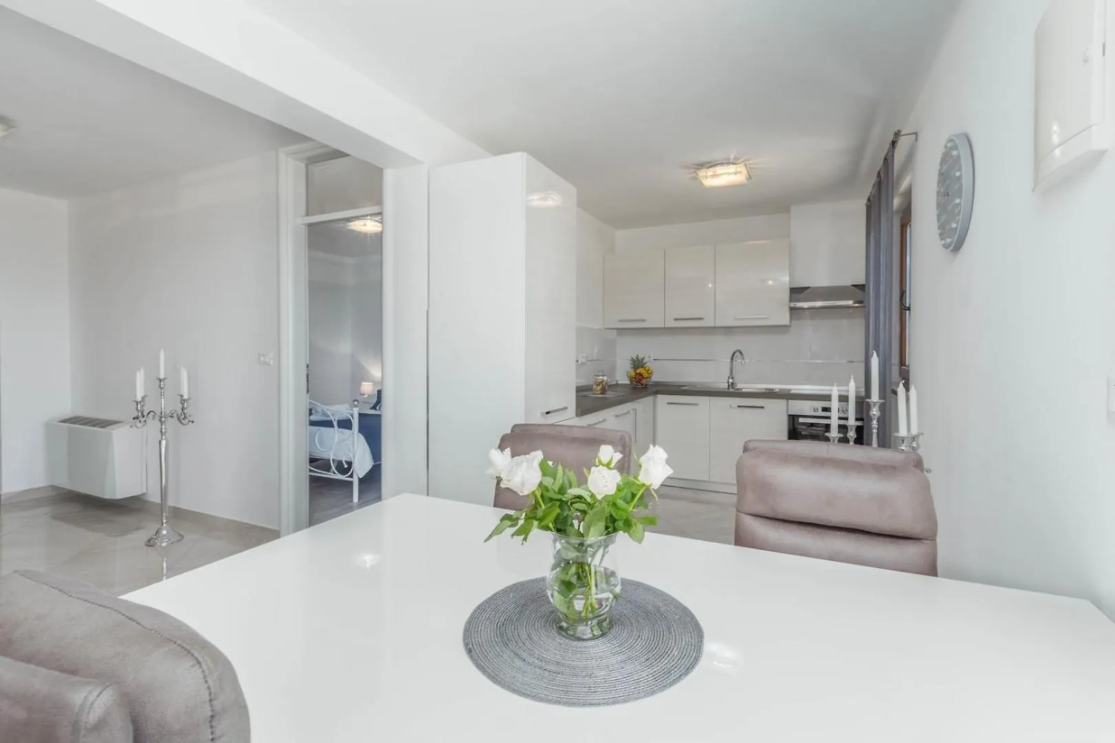 Luxury Three Bedrooms Apartment Silver Suite Near Poreč Kroatien