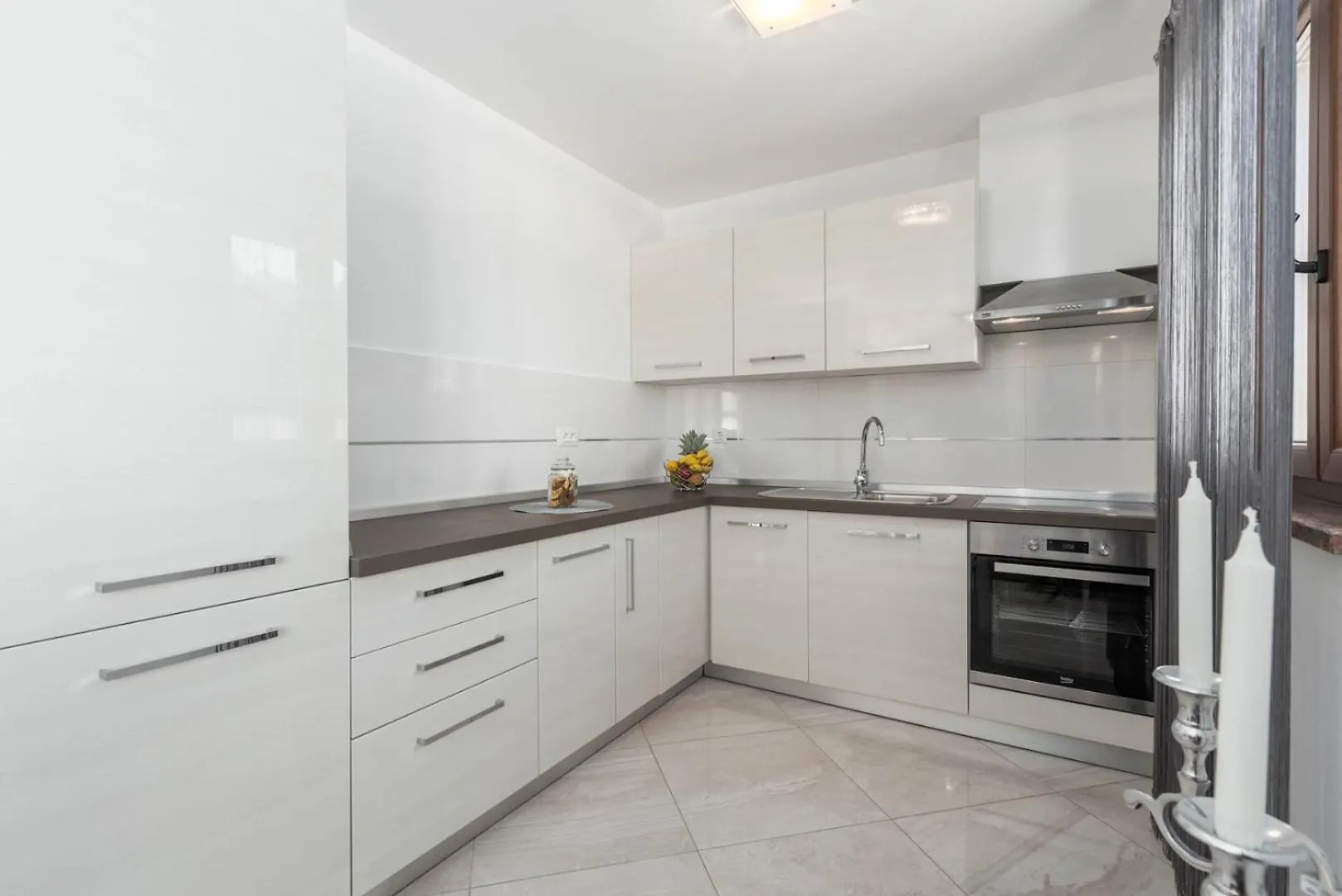 Luxury Three Bedrooms Apartment Silver Suite Near Poreč
